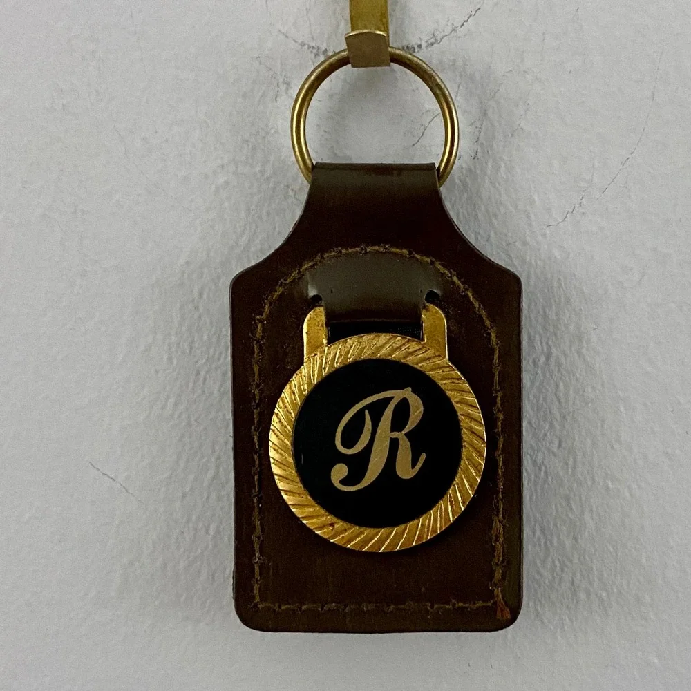 Rolfs Leather Monogram Keychain Men OS Brown Vintage Initial R Gold Medallion